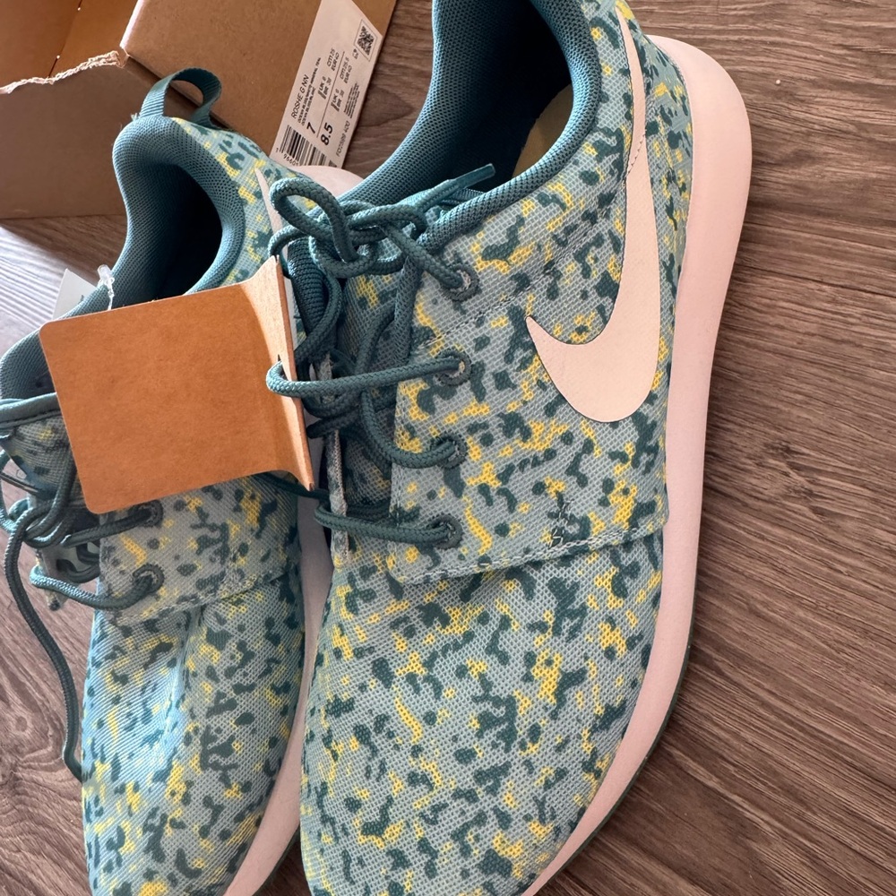 Nike Teal and Yellow Patterned Sneakers